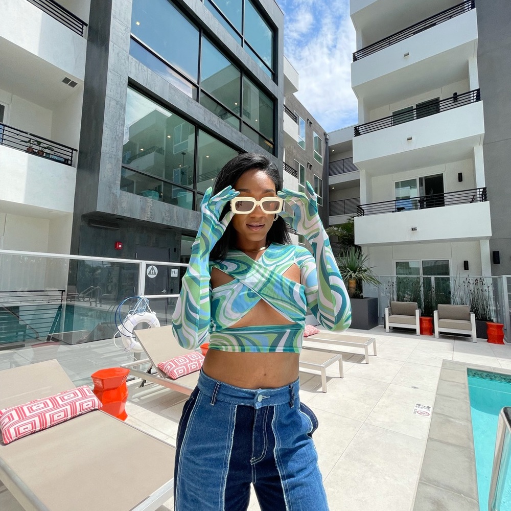 Blue Long Sleeve Gloved Crop Top 💙 - Picture 3 of 7